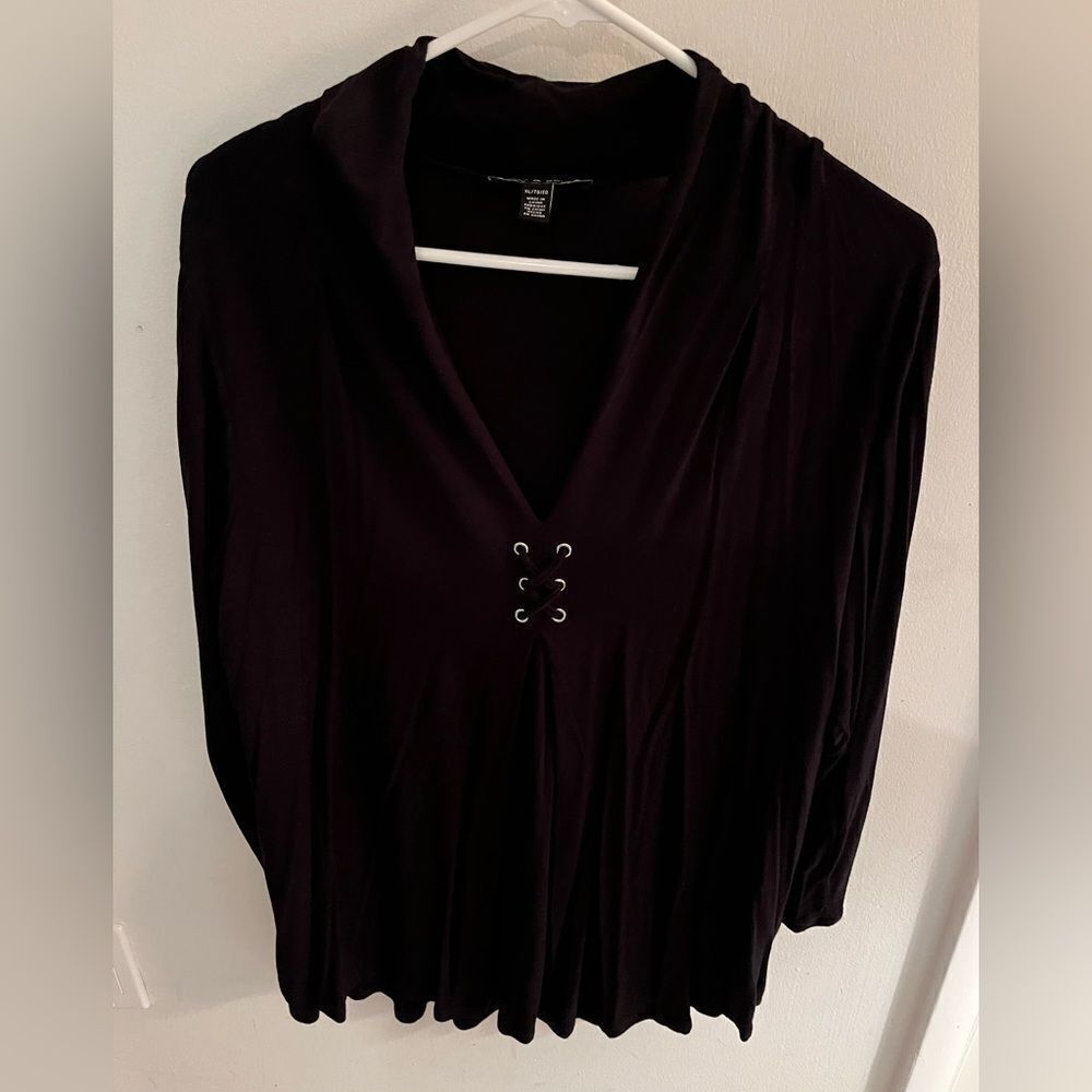 Black Long Sleeve V-Neck Blouse